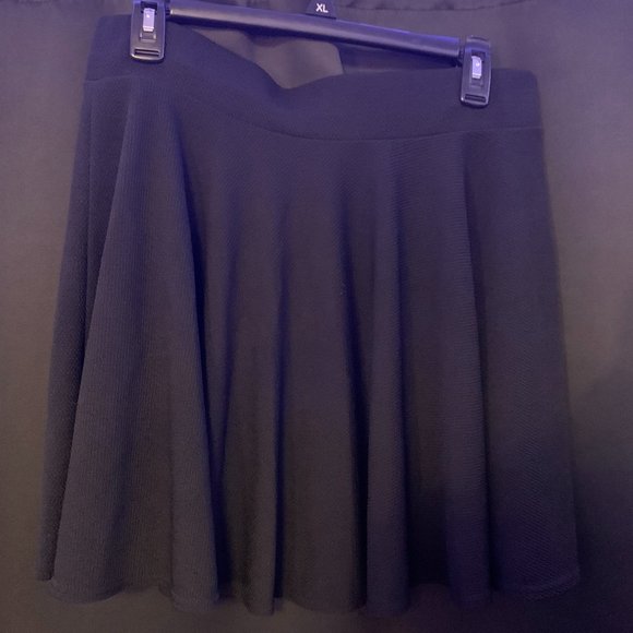 Basic Black Skater Skirt - Picture 2 of 2